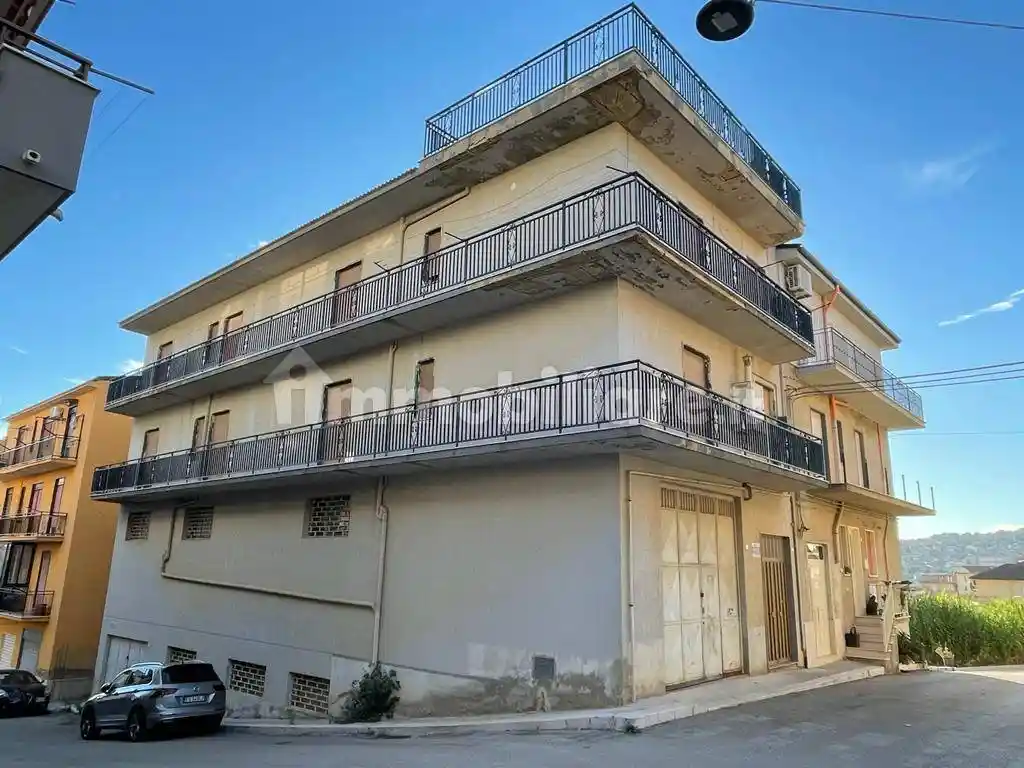 Palazzo - Edificio in vendita a Canicattì