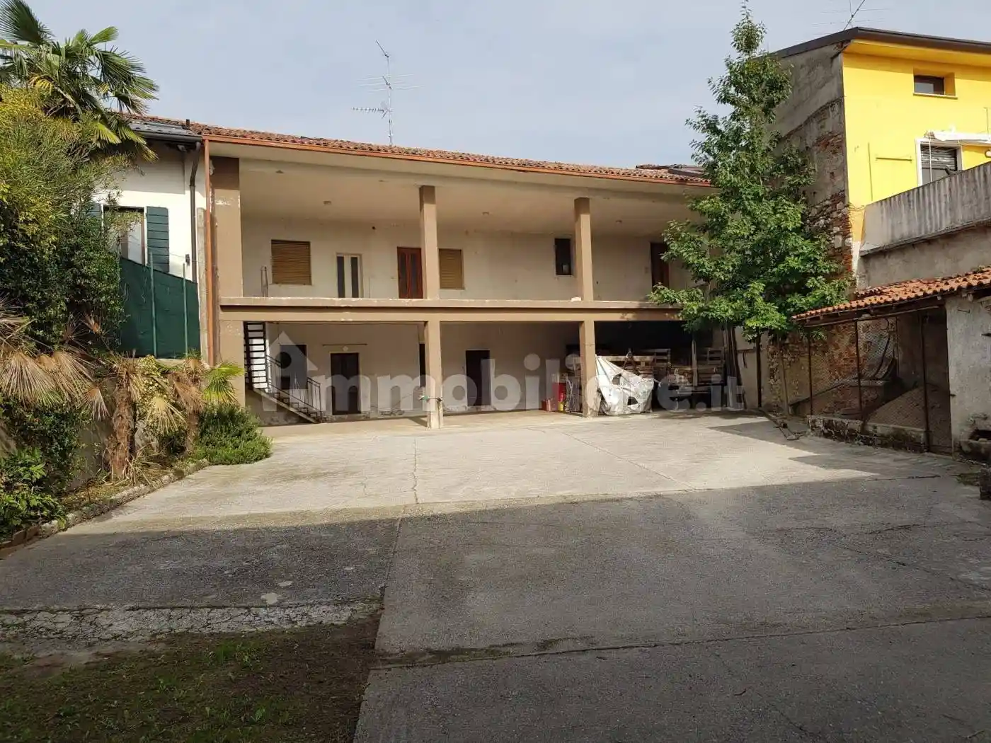 Palazzo - Edificio in vendita a Bedizzole