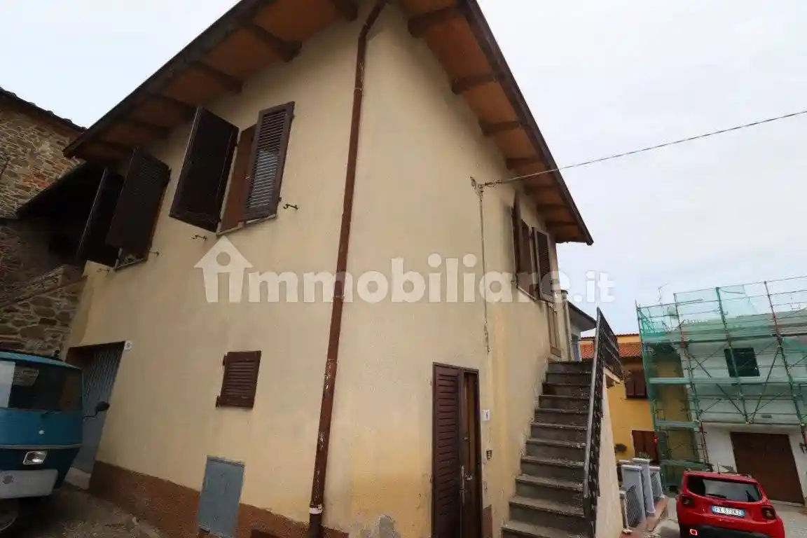 Appartamento in vendita a Bucine