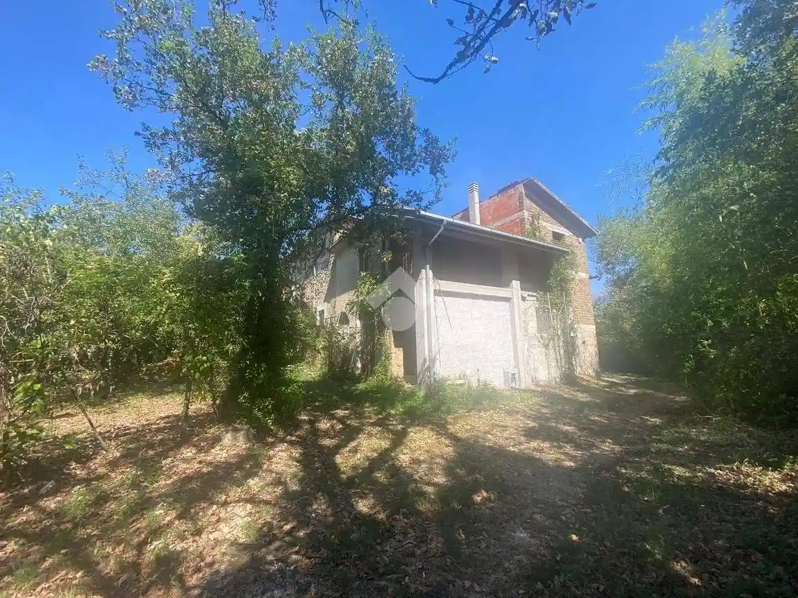 Rustico - Casale in vendita a Fontechiari