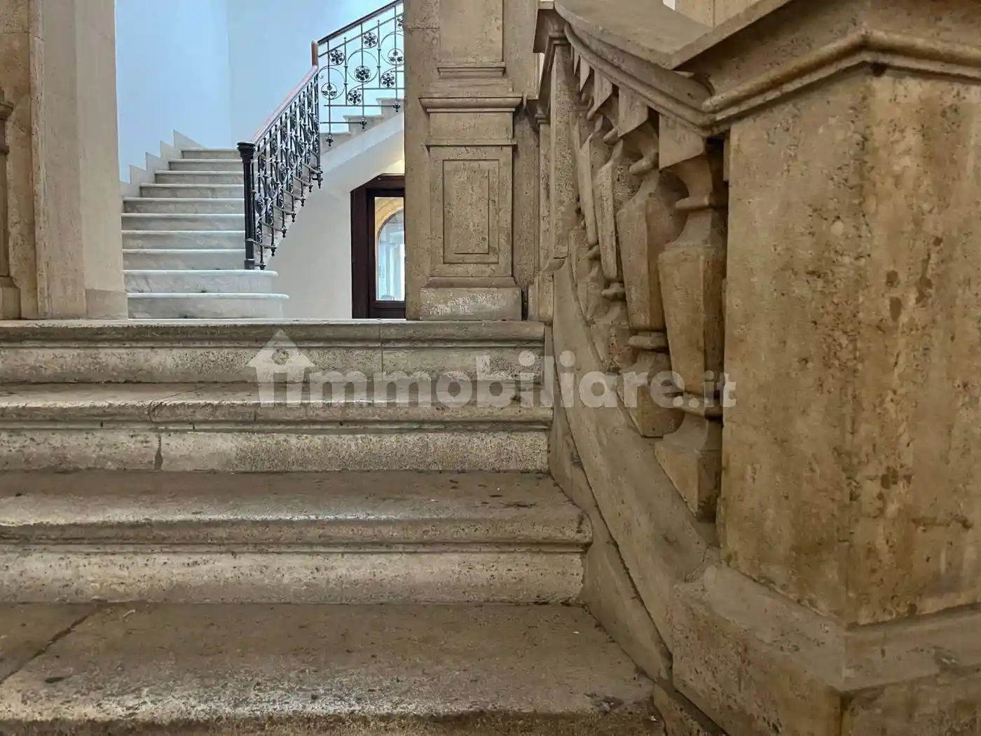 Palazzo - Edificio in vendita a Spoleto