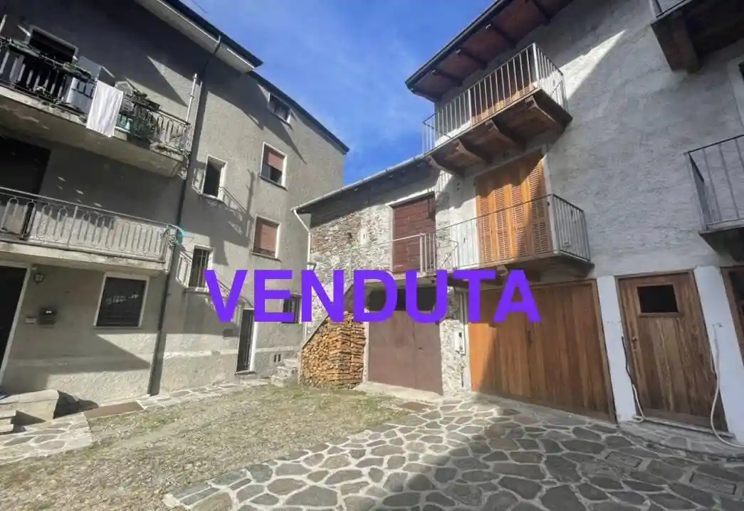 Casa indipendente in vendita a Rogolo