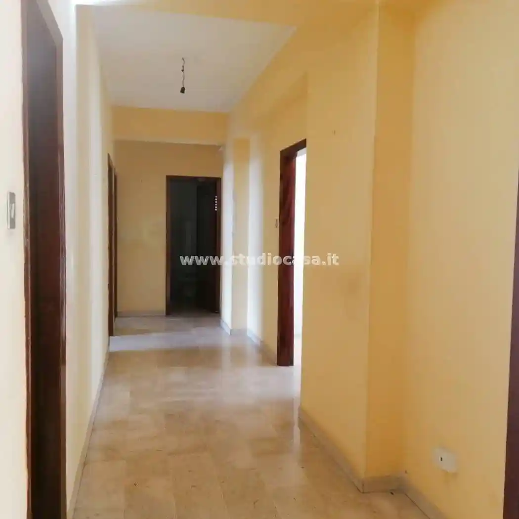 Appartamento buono stato, quinto piano, Centro, Crotone - foto 2