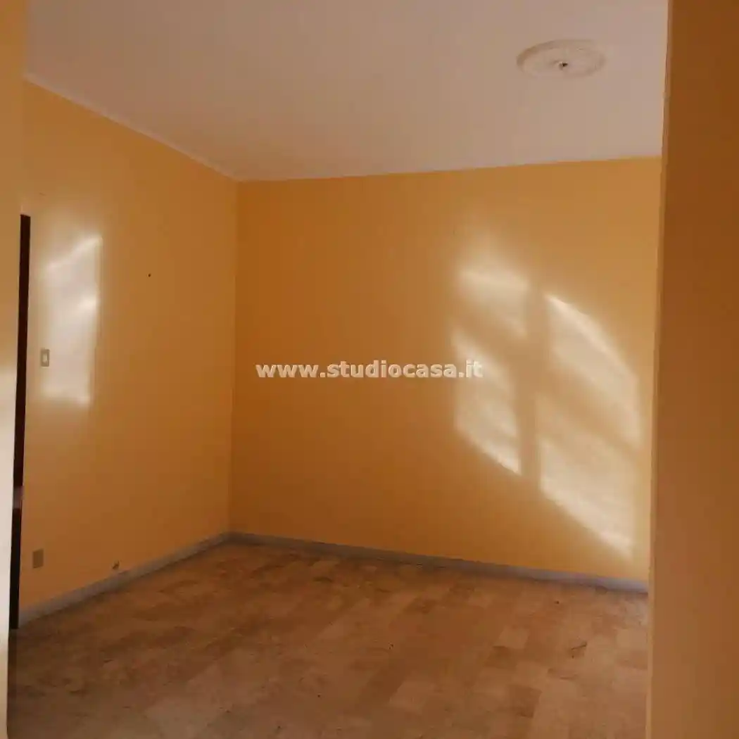 Appartamento buono stato, quinto piano, Centro, Crotone - foto 3