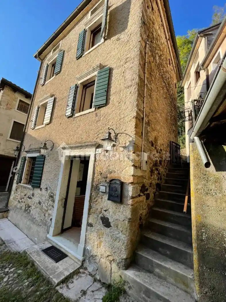 Casa indipendente in vendita a Lusiana Conco