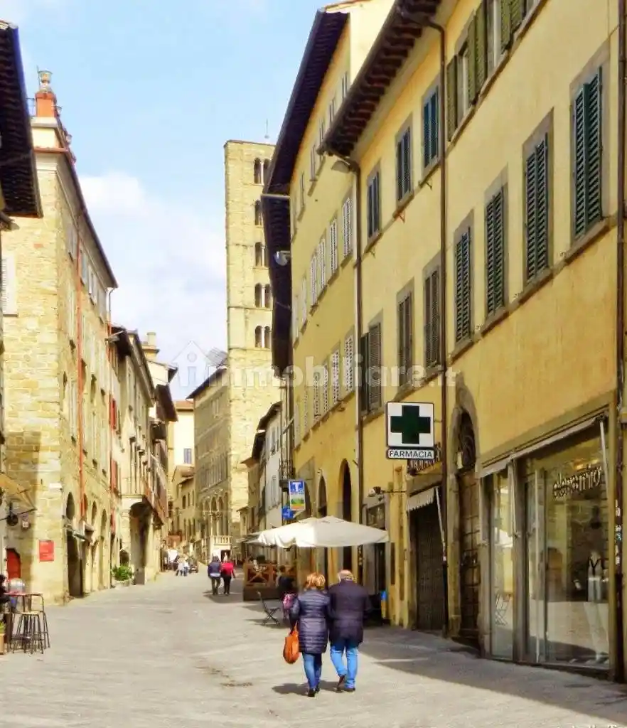 Palazzo - Edificio in vendita a Arezzo