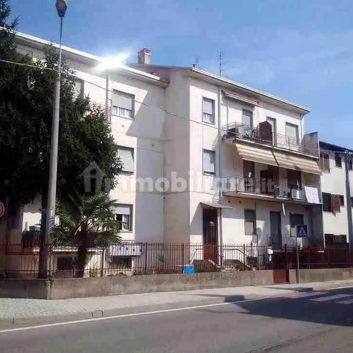 Palazzo - Edificio in vendita a Gorla Minore