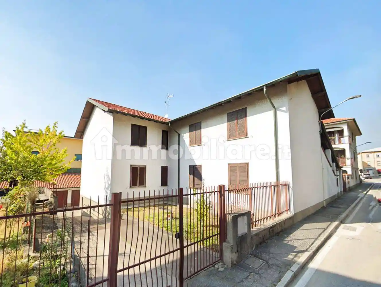 Palazzo - Edificio in vendita a Gorla Minore