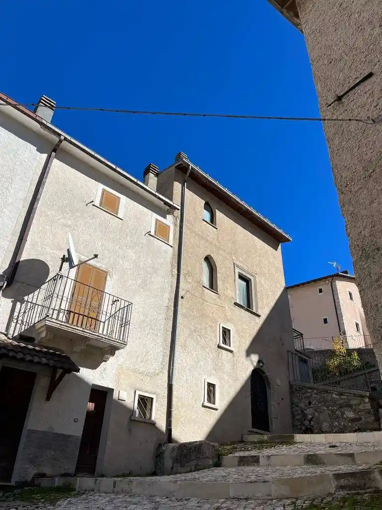 Terratetto unifamiliare largo Bucci, Centro, Rocca di Mezzo - foto 2