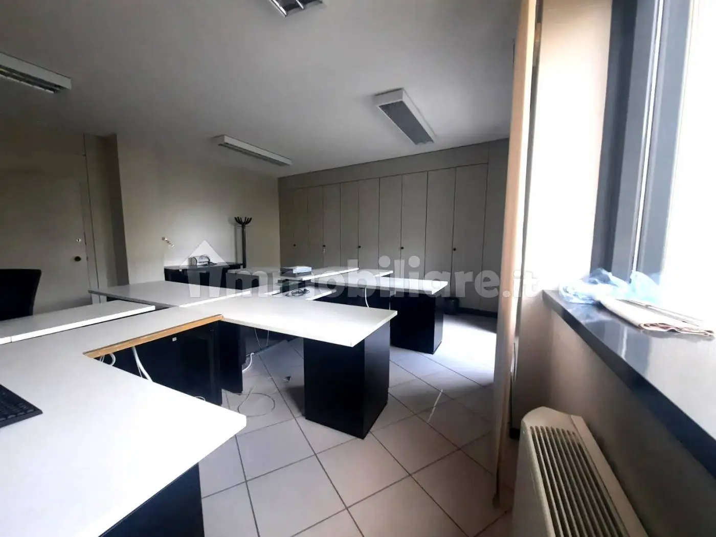 Palazzo - Edificio in Affitto - foto 2