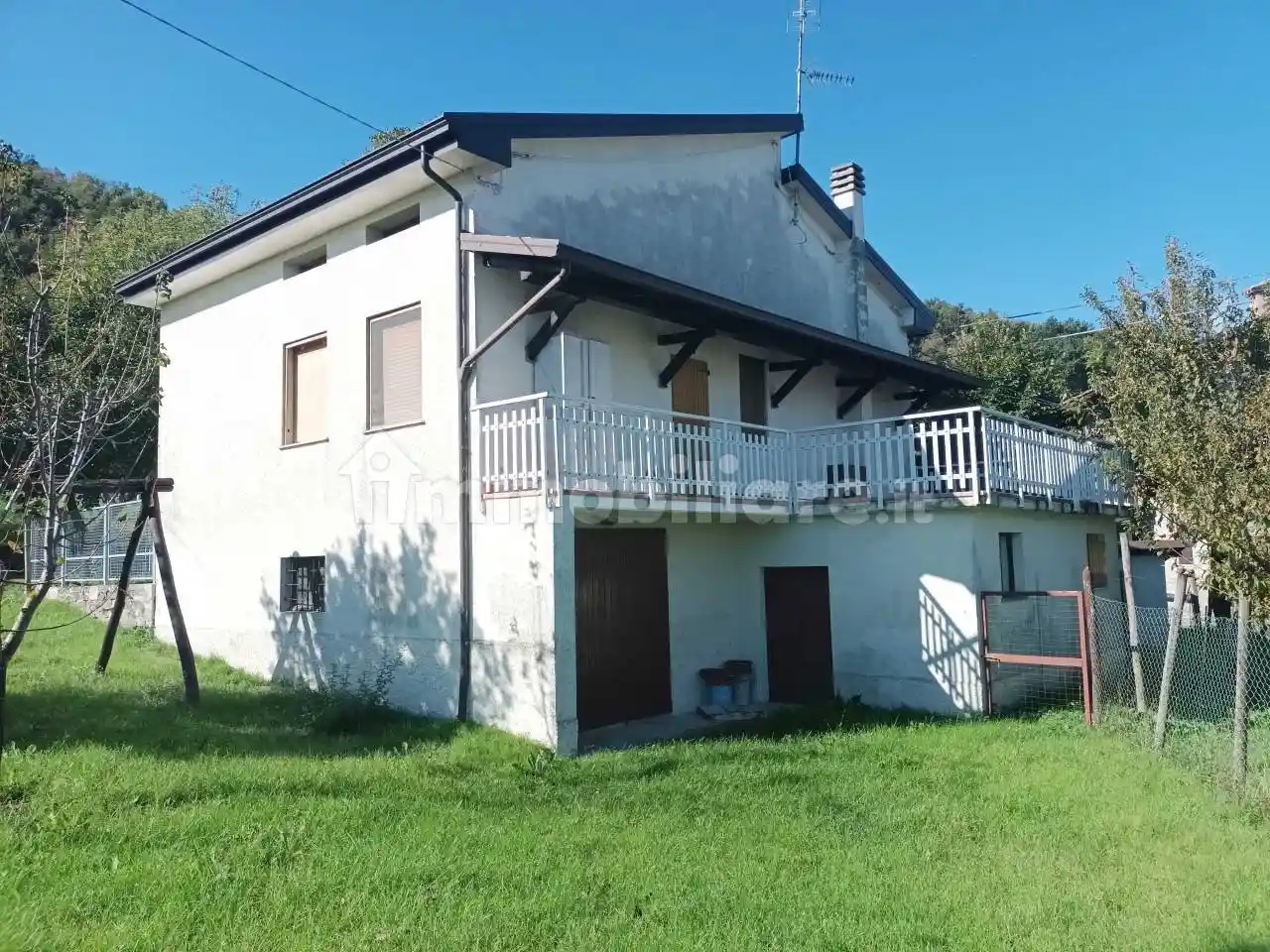 Villa in vendita a Vetto