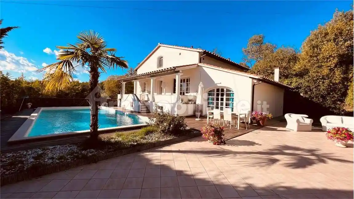 Villa in vendita a Lucca