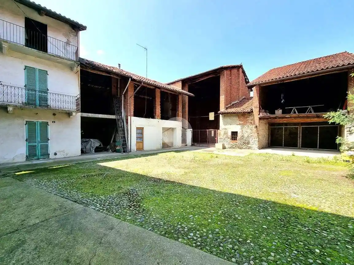 Casa indipendente in vendita a Candia Canavese