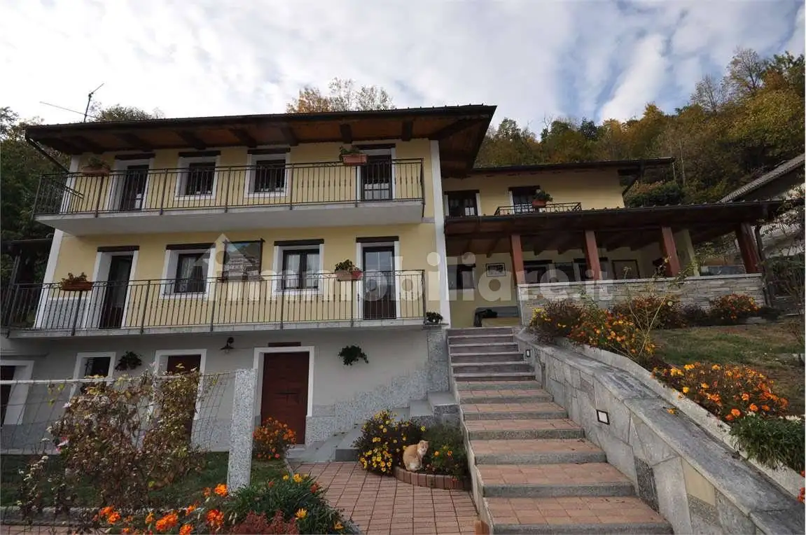 Casa indipendente in vendita a Montescheno