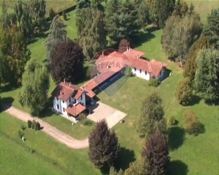 Villa in vendita a Figino Serenza