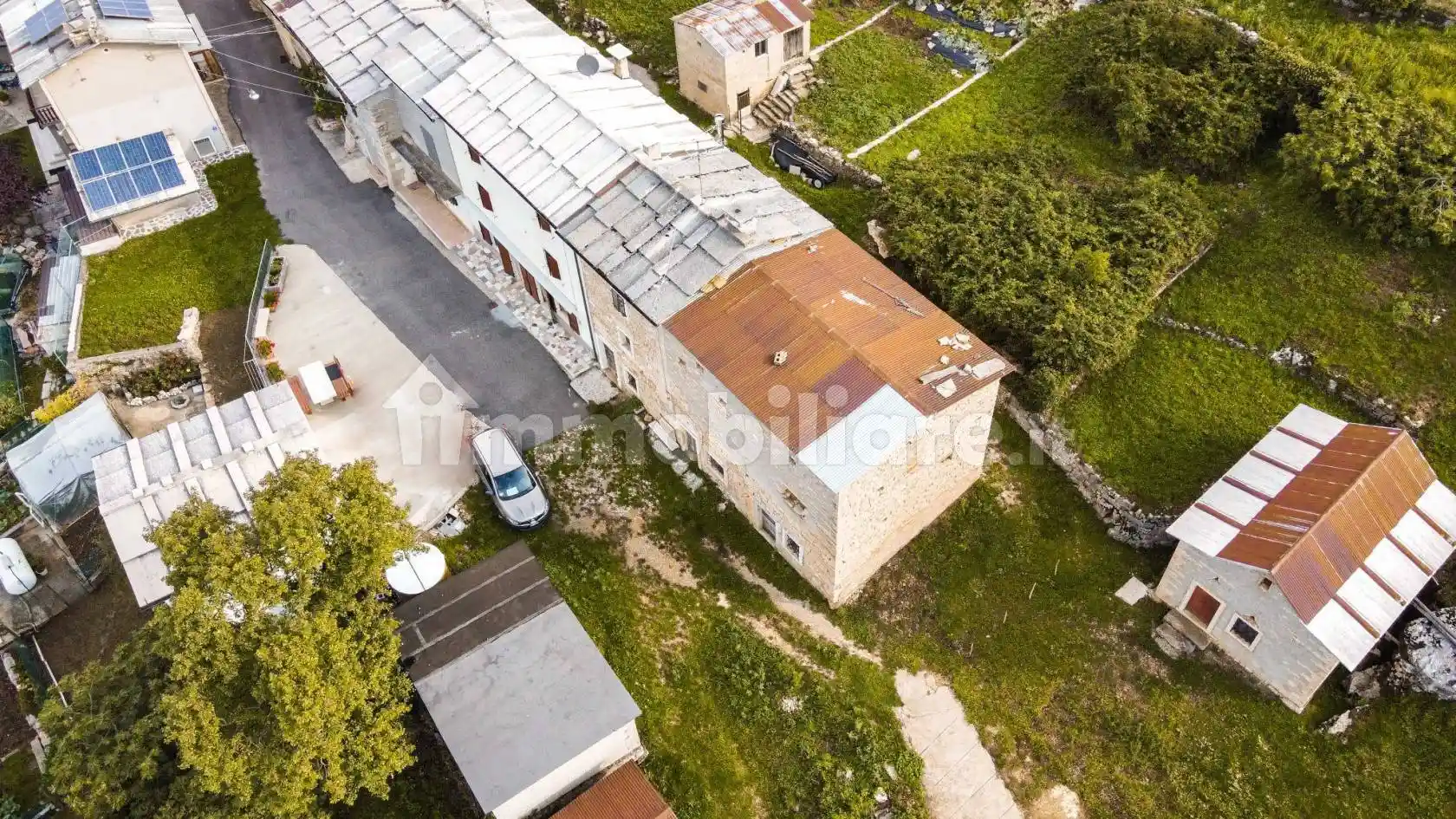 Rustico - Casale in vendita a Erbezzo