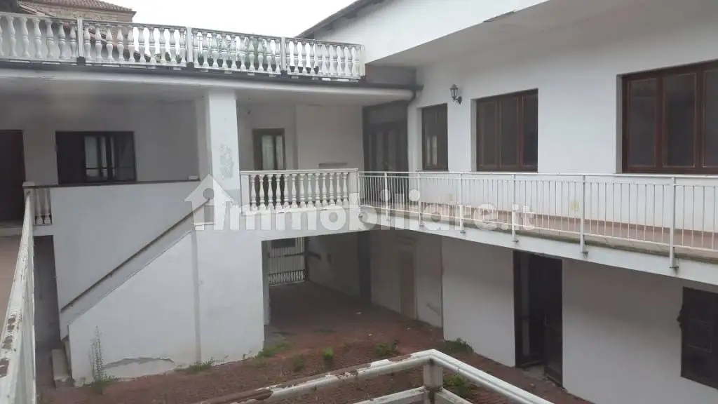 Palazzo - Edificio in Vendita - foto 2