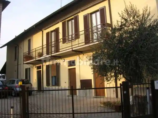 Appartamento in affitto a Bernareggio