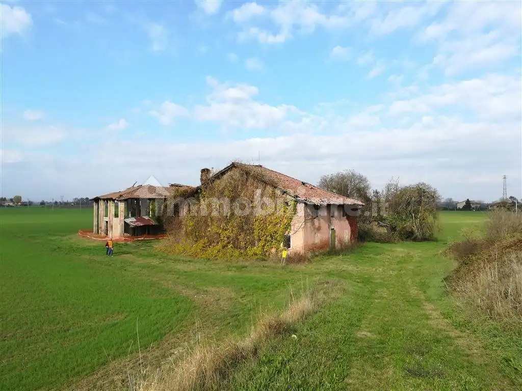 Villa in vendita a Calderara di Reno