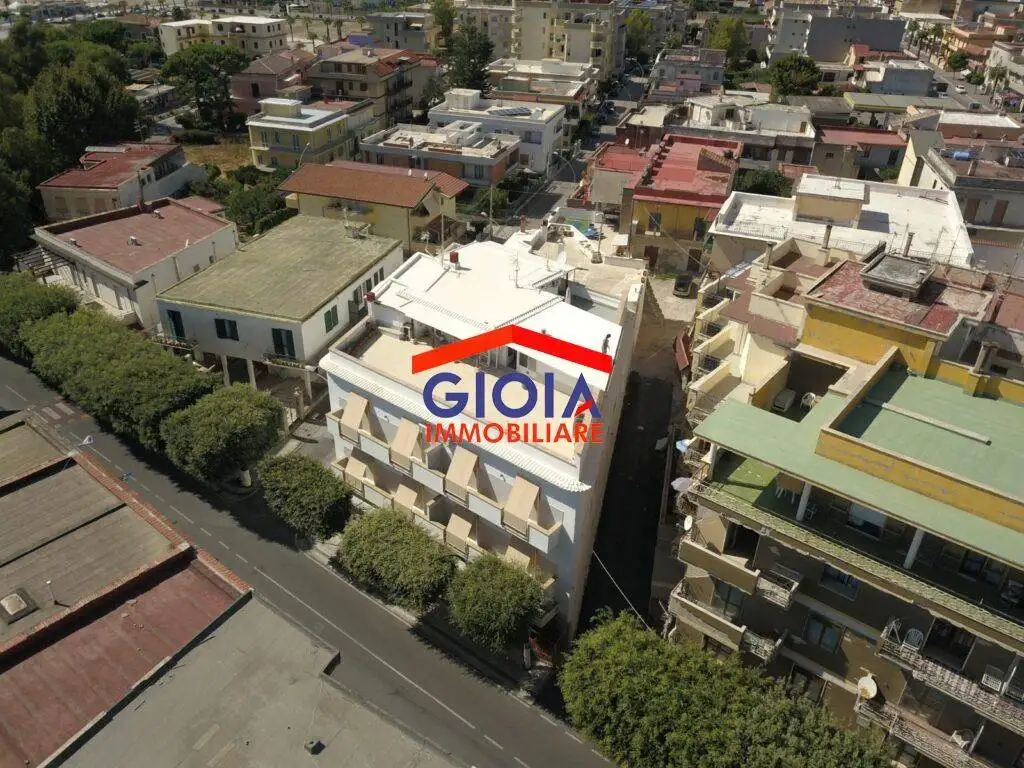 Palazzo - Edificio in vendita a Mondragone