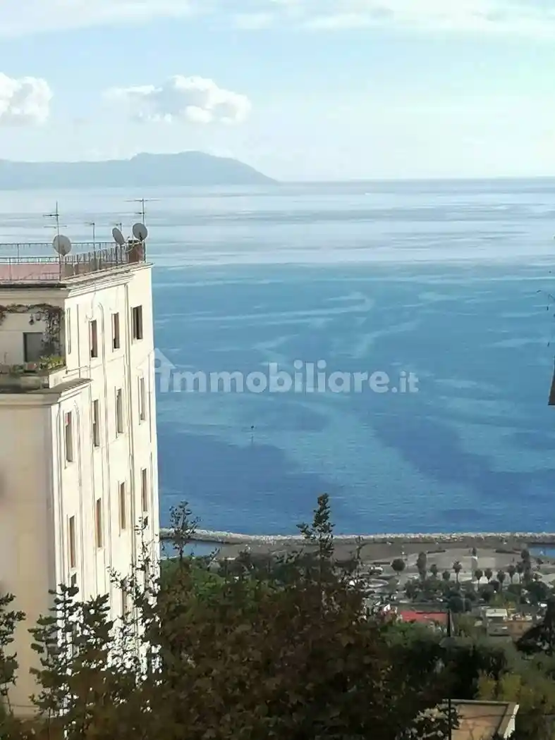 Appartamento in vendita a Napoli
