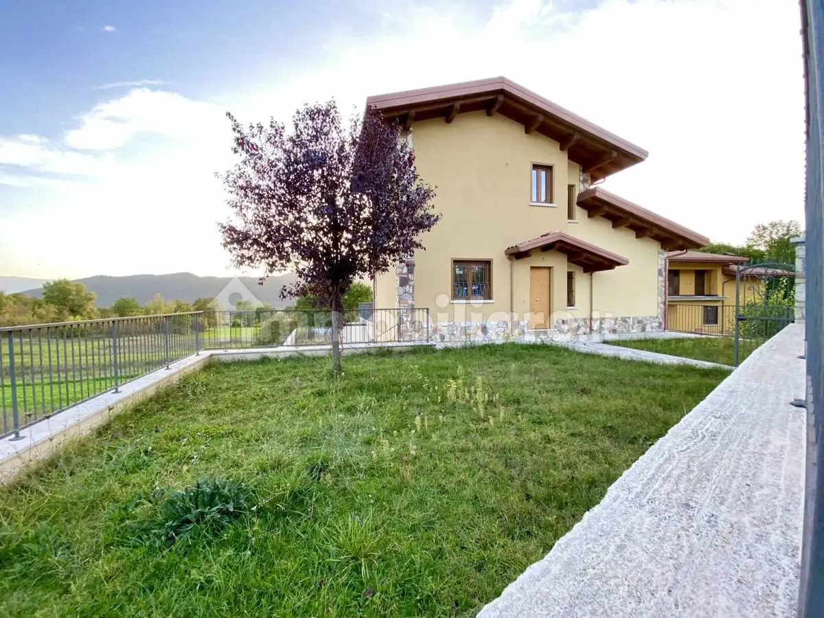 Villa in vendita a Pizzoli