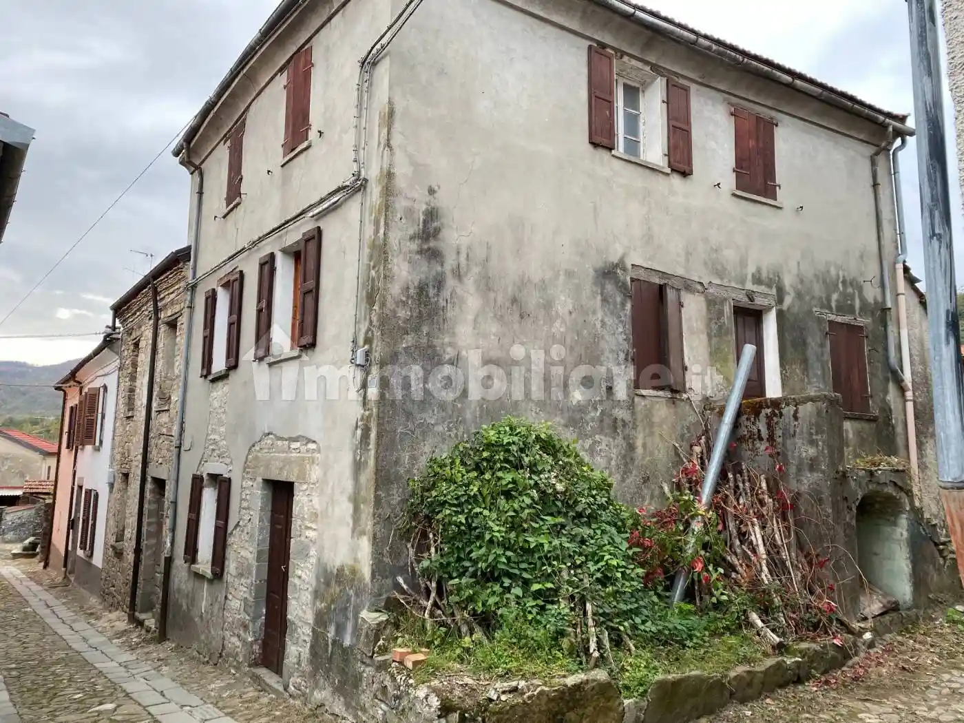 Rustico - Casale in vendita a Compiano