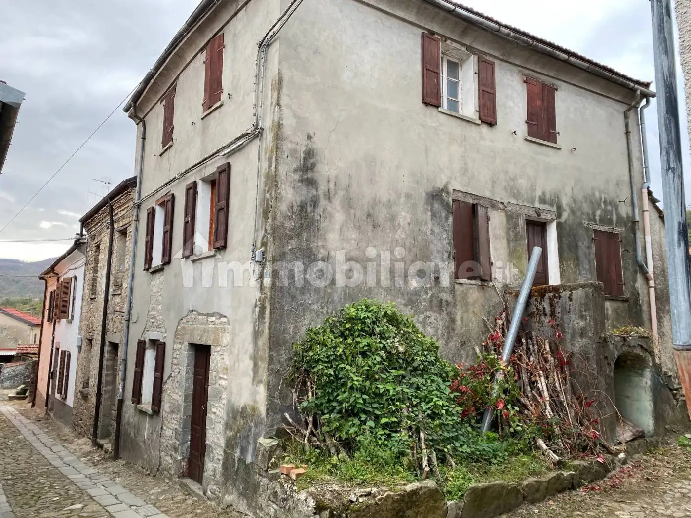 Rustico - Casale in vendita a Compiano