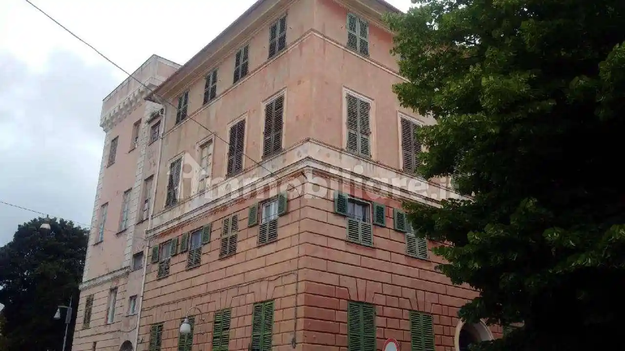 Palazzo - Edificio in Affitto - foto 3