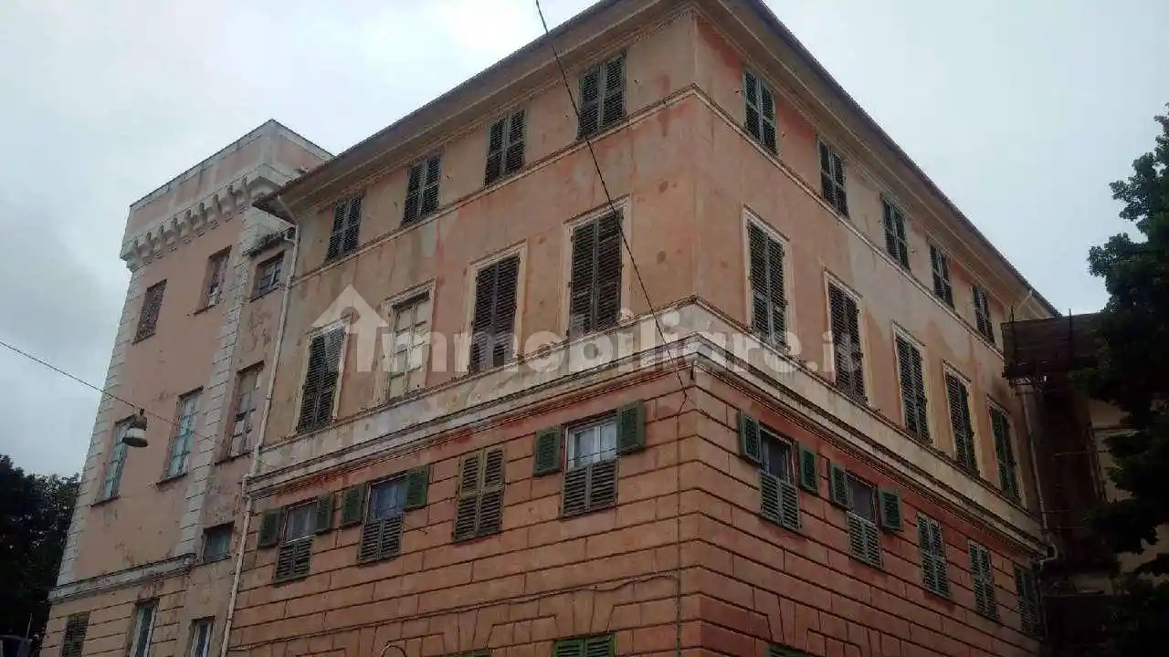 Palazzo - Edificio in Affitto - foto 4