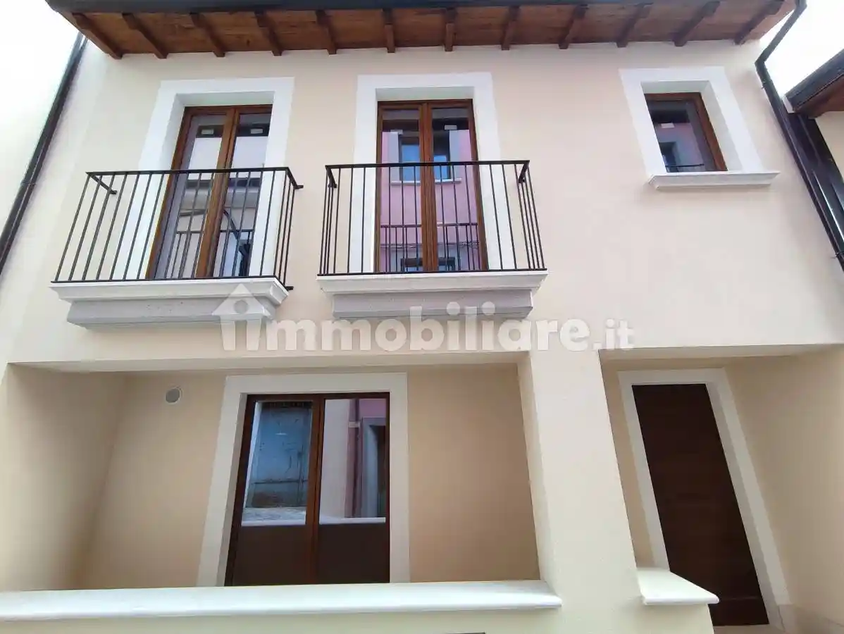 Casa indipendente in vendita a L'Aquila