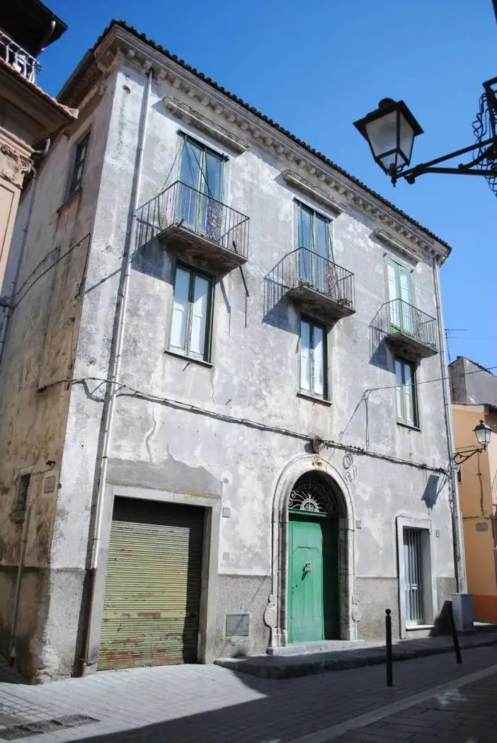 Palazzo - Edificio in Vendita