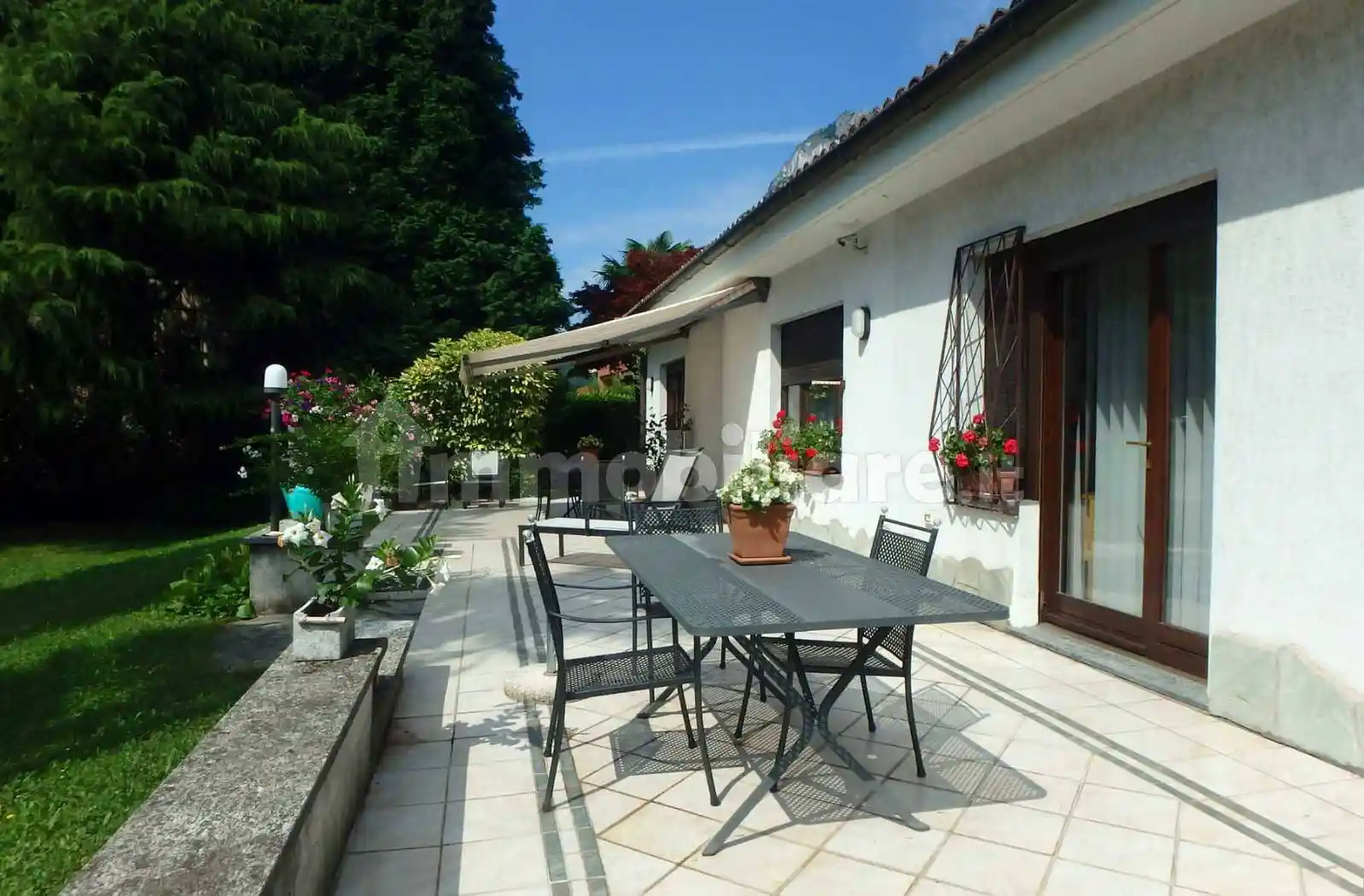 Villa in vendita a Porlezza