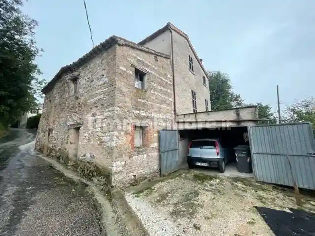Casa indipendente in vendita a Arcevia