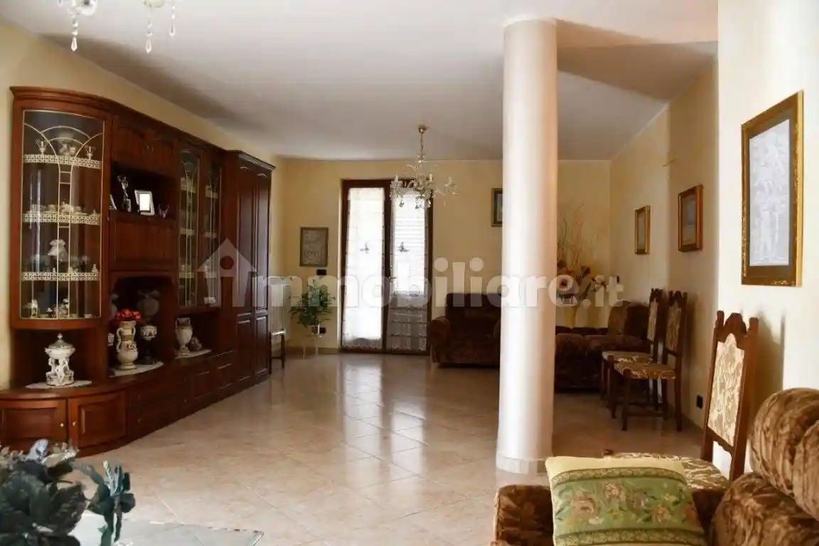 Casa indipendente in vendita a Arezzo