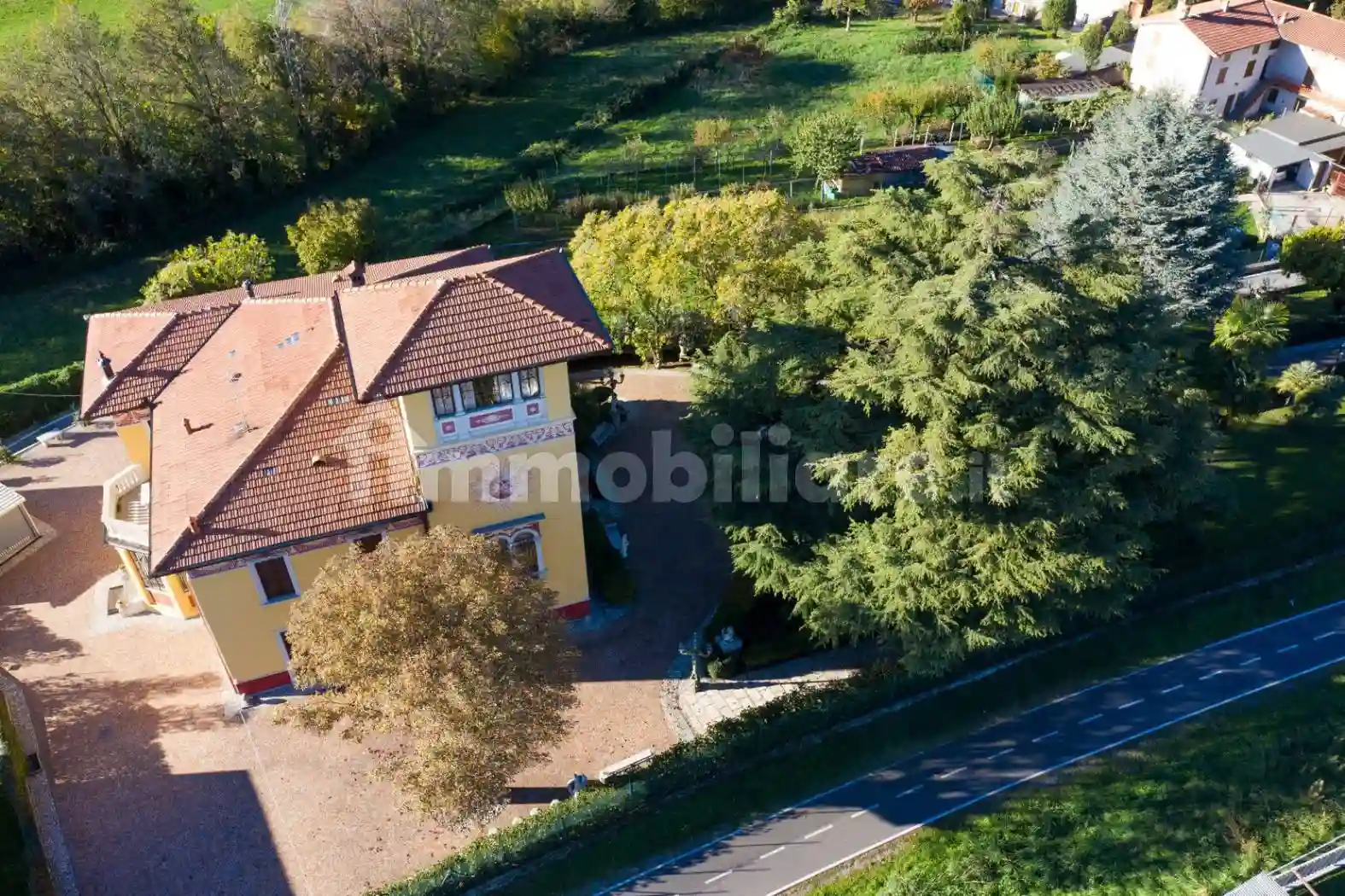 Villa - foto 2