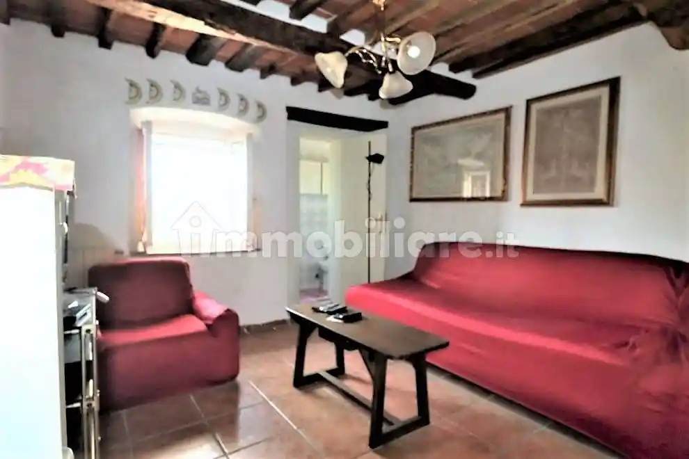 Appartamento in vendita a Bucine