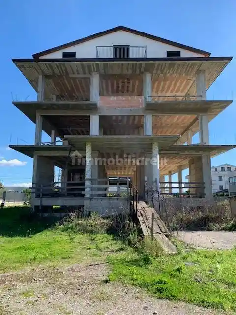 Palazzo - Edificio in vendita a Pontecagnano Faiano