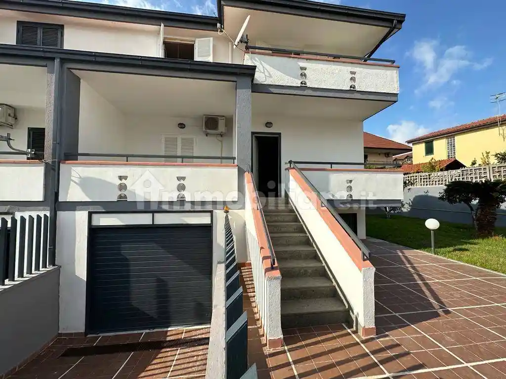 Villa in affitto a Giugliano in Campania