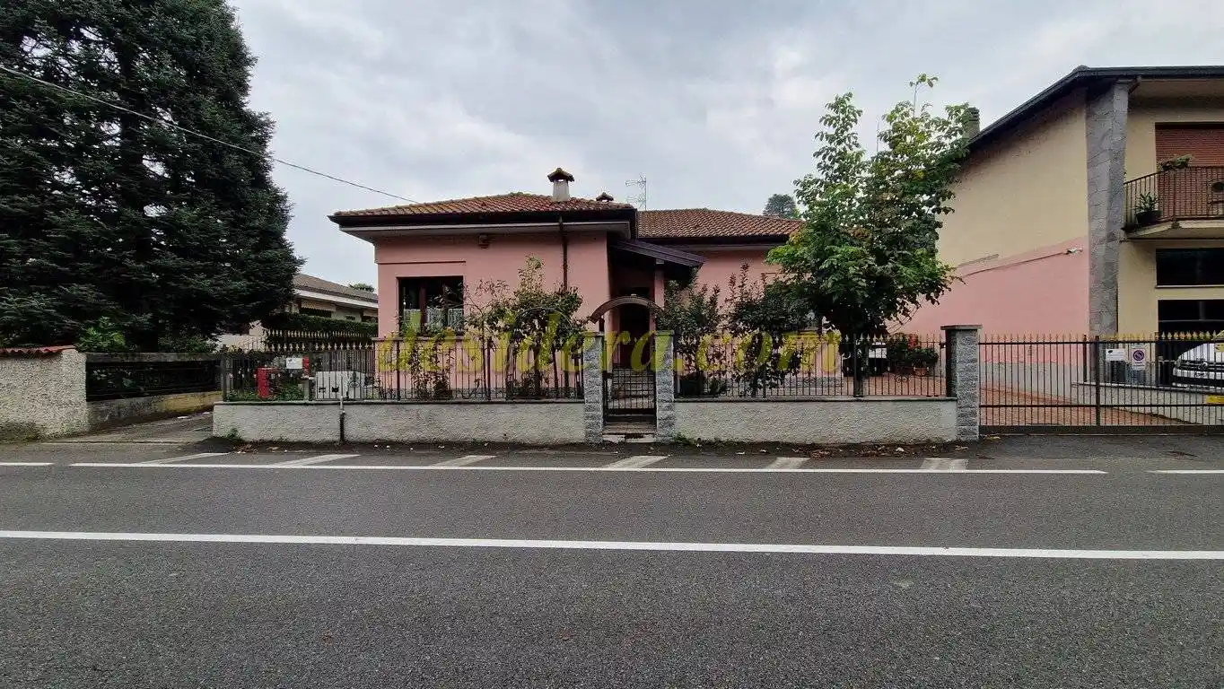 Villa in vendita a Castelletto Sopra Ticino