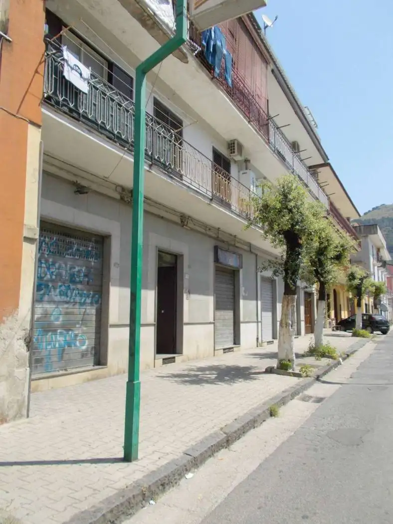 Palazzo - Edificio in vendita a San Felice a Cancello