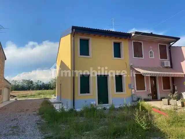Rustico - Casale in vendita a Verona