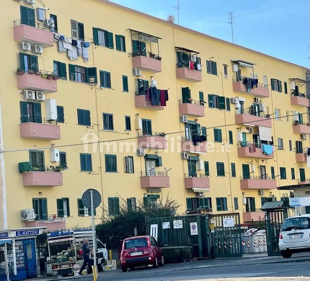Appartamento in vendita a Napoli