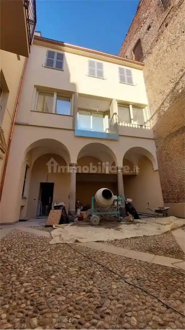 Casa indipendente in vendita a Piacenza