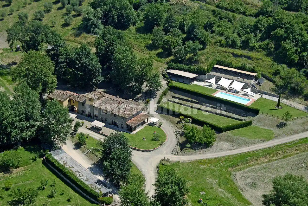 Rustico - Casale in vendita a Reggello