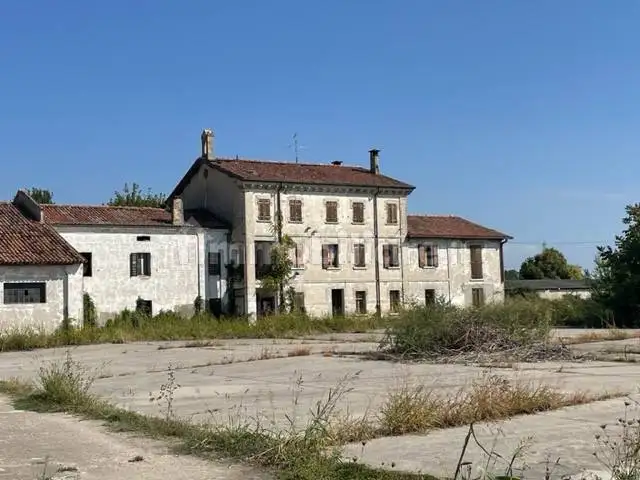 Rustico - Casale in vendita a Trevenzuolo