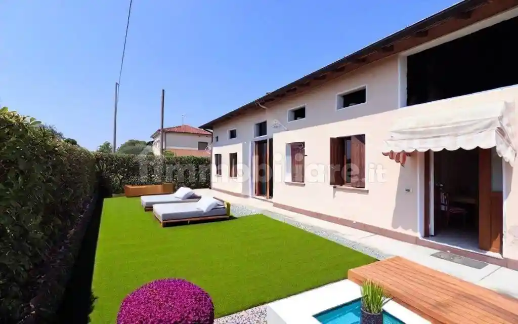 Villa bifamiliare via Castelfranco Veneto 46, Pordenone Nord, Pordenone - foto 5