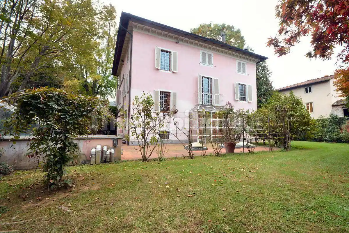 Villa in vendita a Lucca