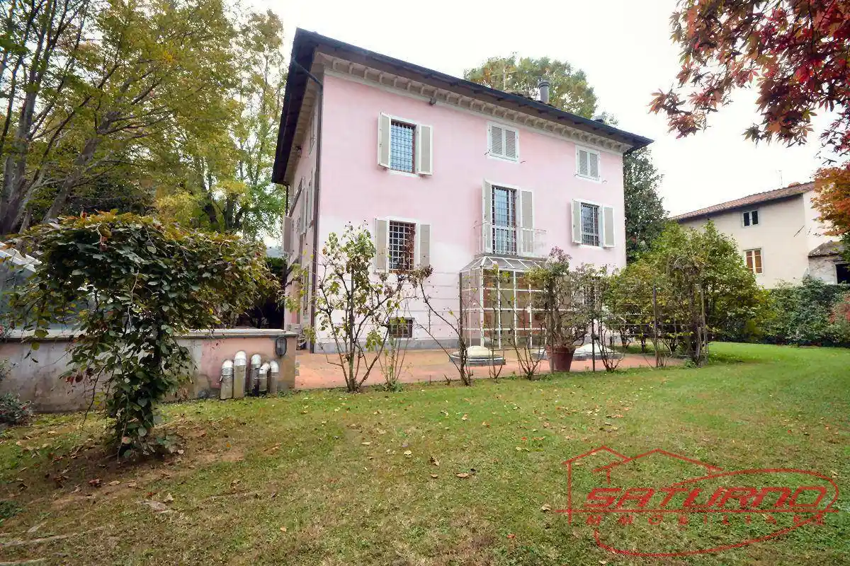 Villa in vendita a Lucca