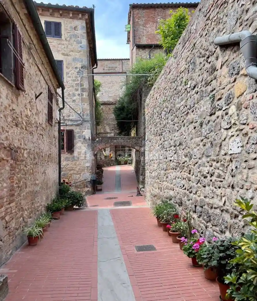 Appartamento in vendita a Casole d'Elsa